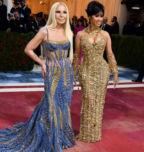 VERSACE EN LA GALA DEL MET DE 2022